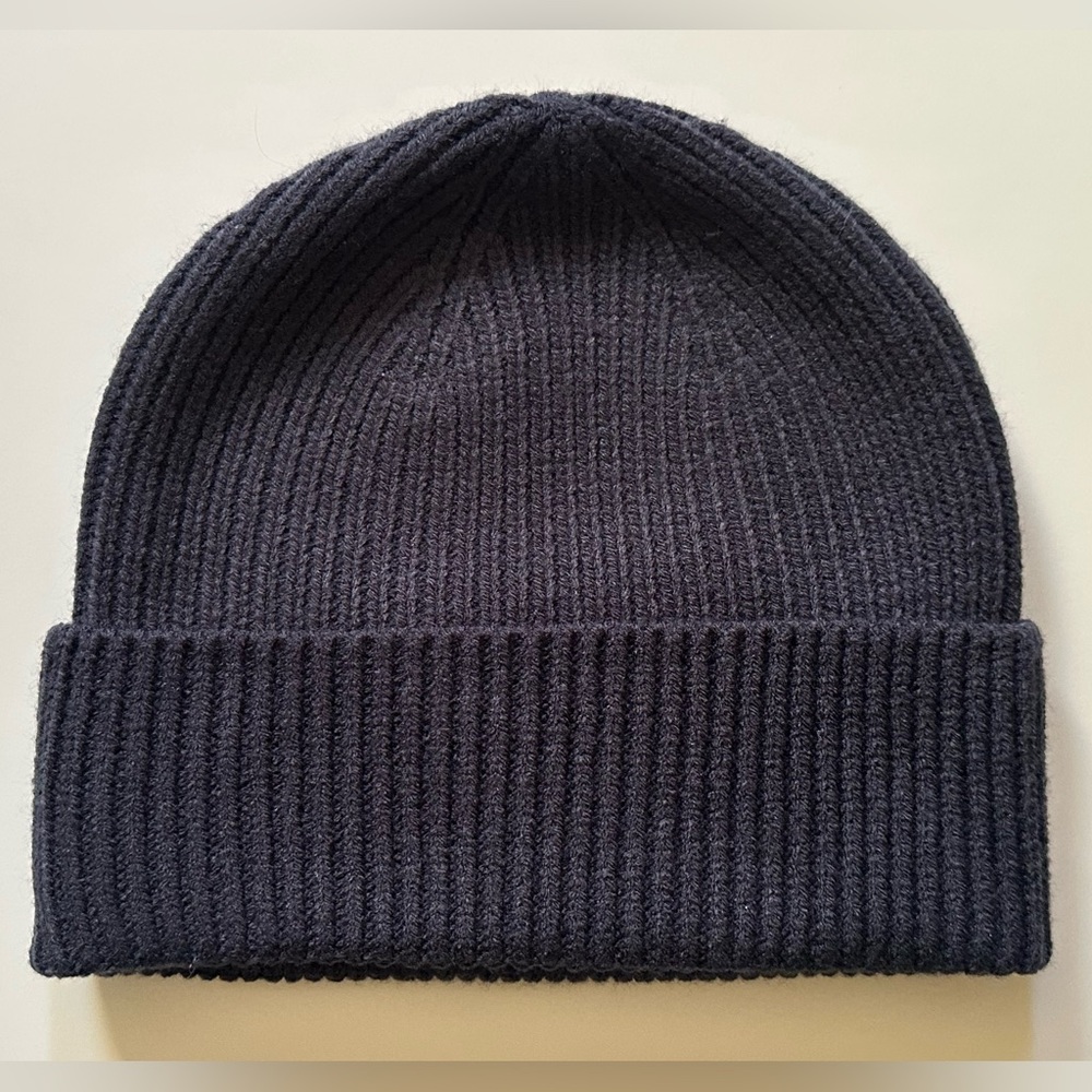NWT VINEYARD VINES RIB KNIT CUFF WOODY WITH TREE BEANIE - NAVY BLUE - ONE SIZE - Picture 2 of 2